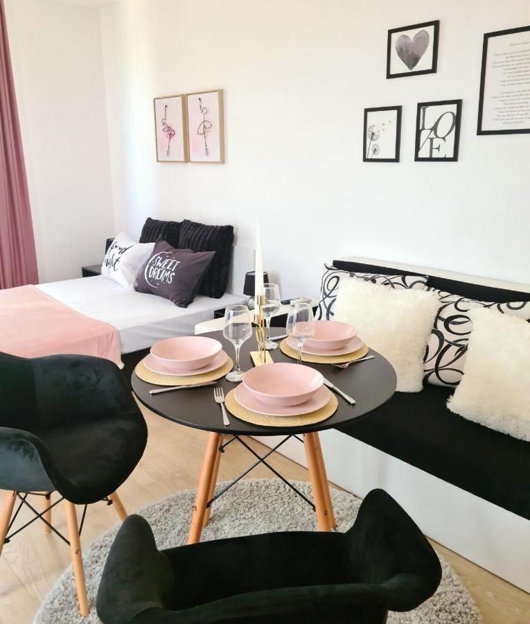 Appartamento Rose studio Burgas Esterno foto